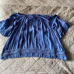 🔴Off the shoulder periwinkle blue top size large